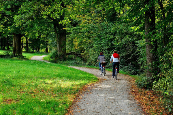 Fietsen combineren met een puzzeltocht. Vind de (on)bekende gebouwen.