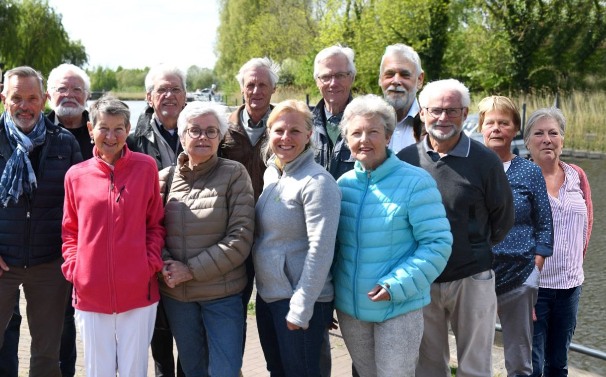 Teamfoto voor seizoen 2024 van Stichting Zomervermaak